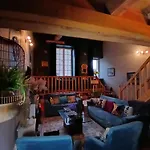 度假居 La Belle Maison Piégut-Pluviers
