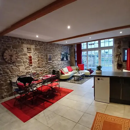 La Belle Maison Piégut-Pluviers