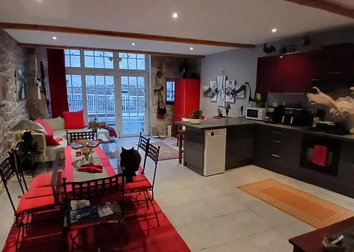 La Belle Maison * Piégut-Pluviers