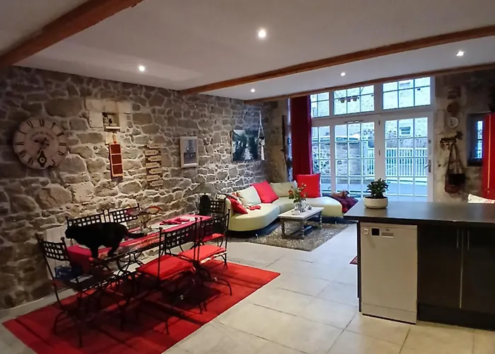 La Belle Maison Piégut-Pluviers